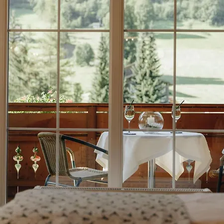 Hotel Hirschen 4*