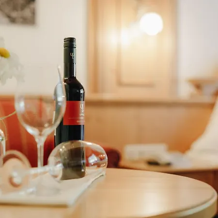 Hirschen Otel Silbertal