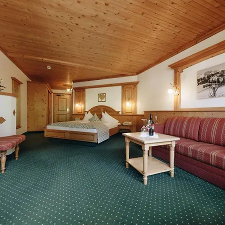 فندق Hirschen 4*