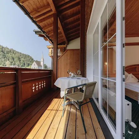 Hotel Hirschen 4*