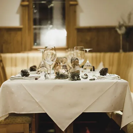 Hirschen Otel Silbertal