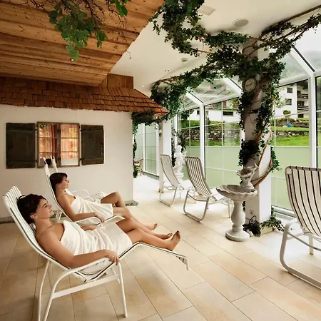 Hirschen Hotel 4*