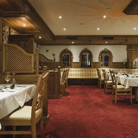 فندق Hirschen 4*