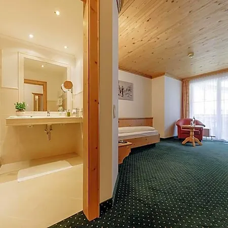Hirschen Montafon Szálloda 4*